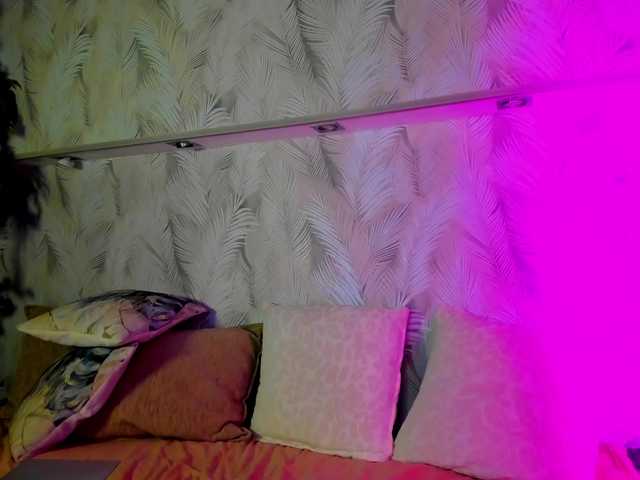 Ellen-Hops's BongaCams show and profile