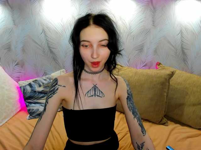 Ellen-Hops's BongaCams show and profile
