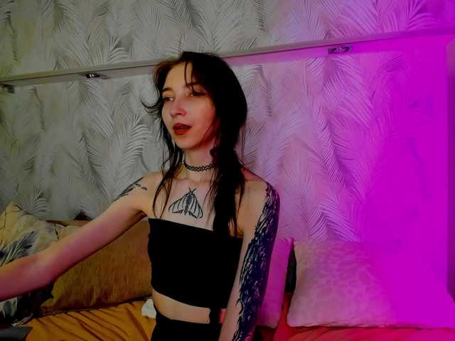 Ellen-Hops's BongaCams show and profile
