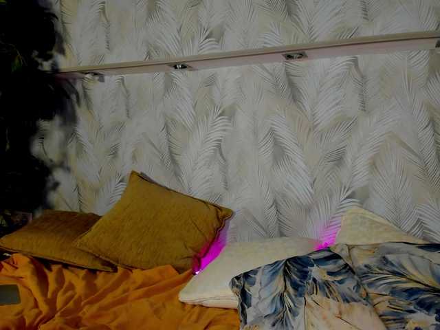 Ellen-Hops's BongaCams show and profile