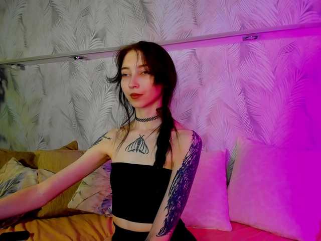 Ellen-Hops's BongaCams show and profile