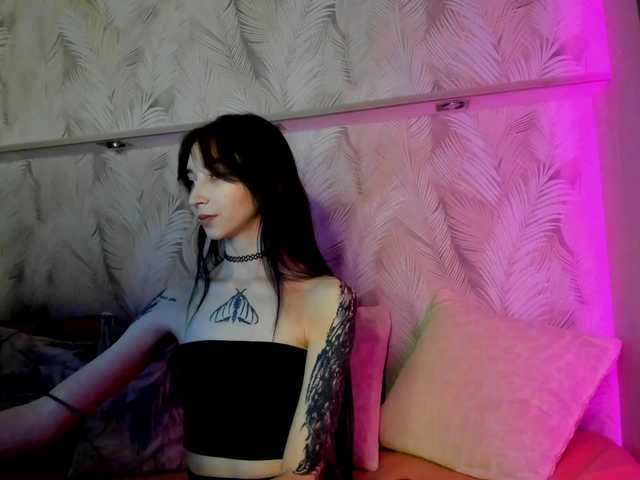 Ellen-Hops's BongaCams show and profile