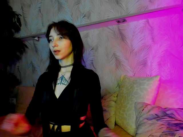 Ellen-Hops's BongaCams show and profile