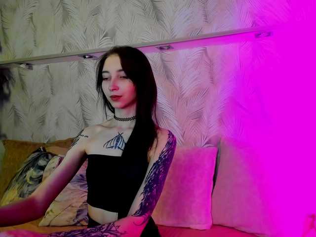 Ellen-Hops's BongaCams show and profile