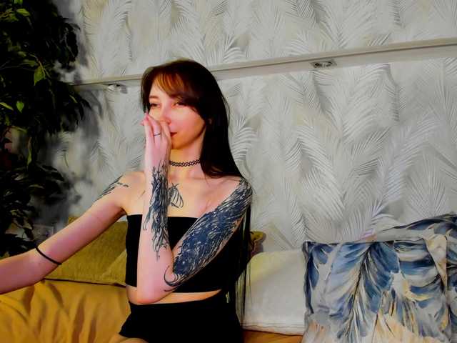 Ellen-Hops's BongaCams show and profile