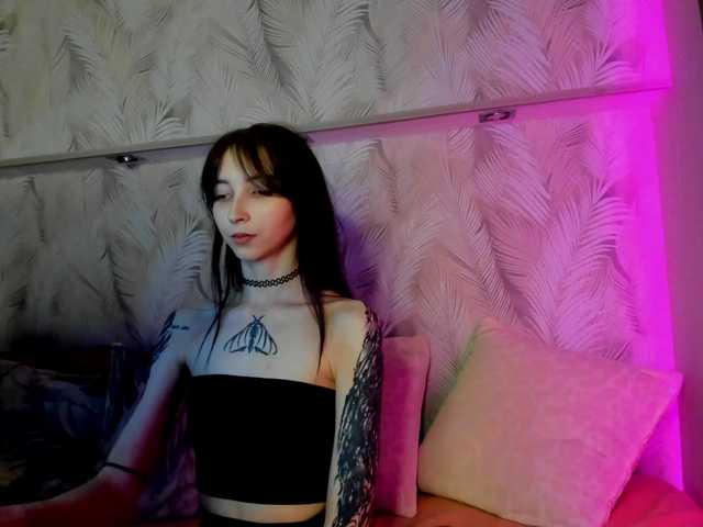 Ellen-Hops's BongaCams show and profile