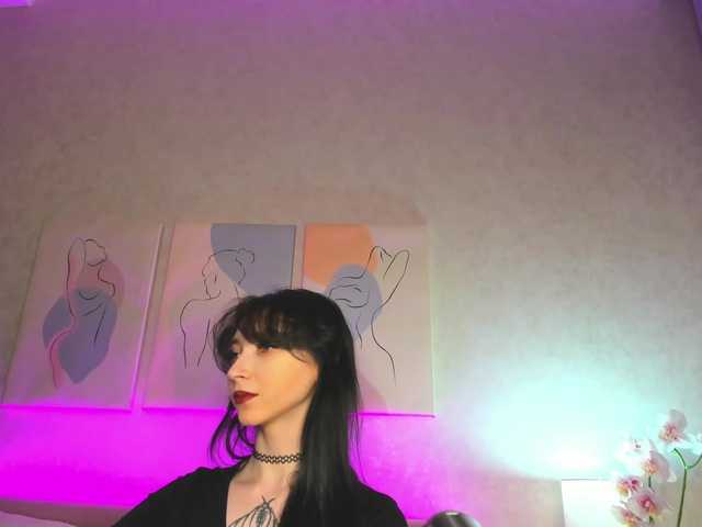 Ellen-Hops's BongaCams show and profile
