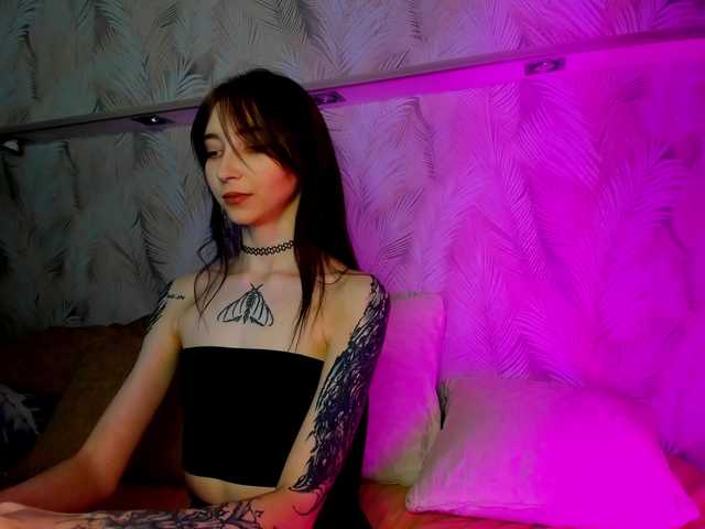 Ellen-Hops's BongaCams show and profile