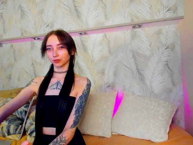 Ellen-Hops's BongaCams show and profile