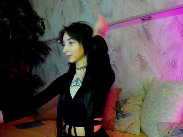 Ellen-Hops's BongaCams show and profile