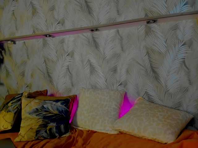 Ellen-Hops's BongaCams show and profile