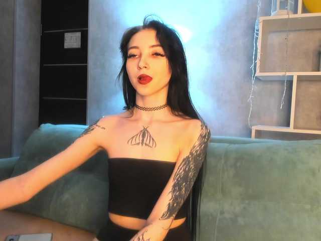 Ellen-Hops's BongaCams show and profile