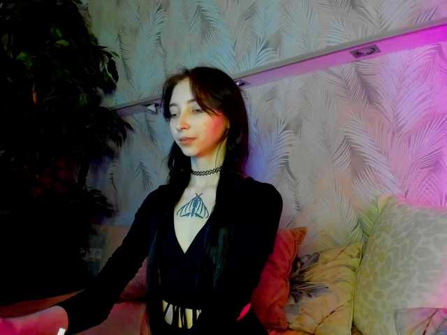 Ellen-Hops's BongaCams show and profile