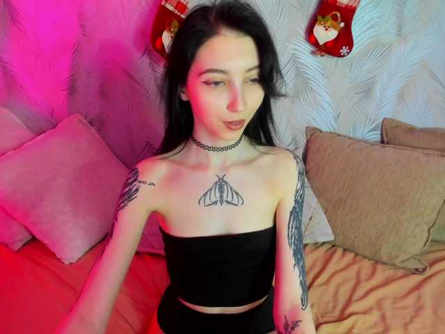 Ellen-Hops's BongaCams show and profile