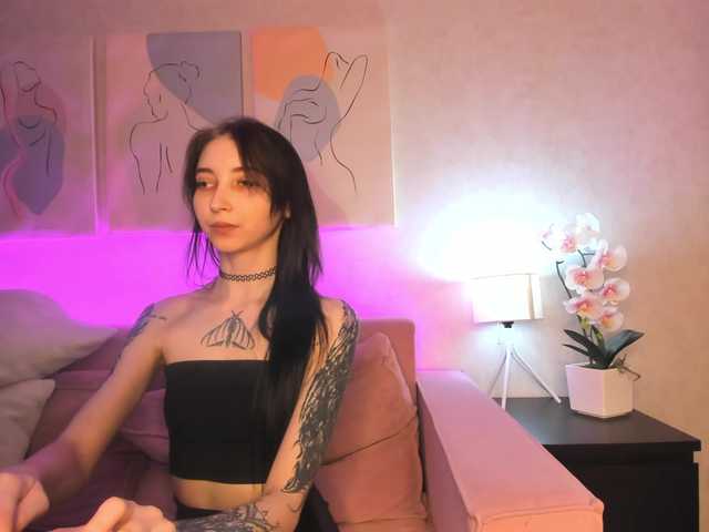 Ellen-Hops's BongaCams show and profile