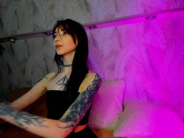 Ellen-Hops's BongaCams show and profile