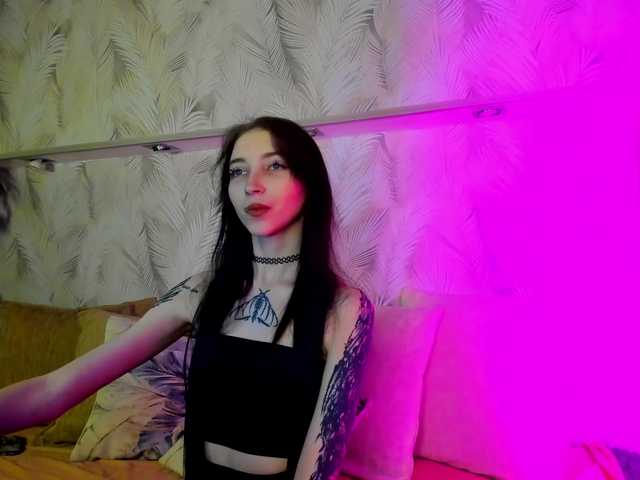 Ellen-Hops's BongaCams show and profile