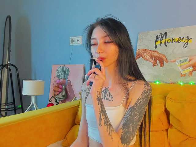 Ellen-Hops's BongaCams show and profile