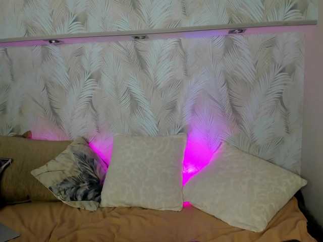 Ellen-Hops's BongaCams show and profile