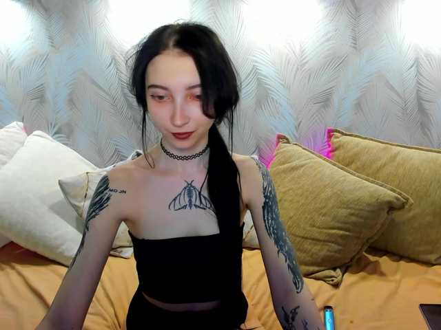 Ellen-Hops's BongaCams show and profile