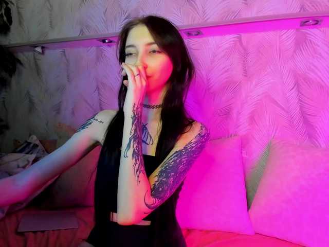 Ellen-Hops's BongaCams show and profile