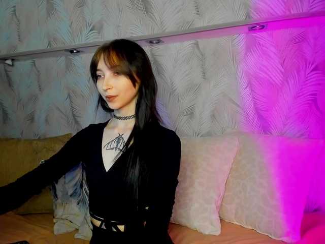 Ellen-Hops's BongaCams show and profile