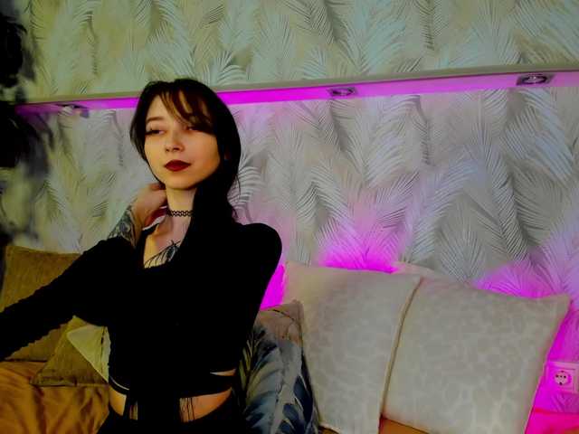 Ellen-Hops's BongaCams show and profile