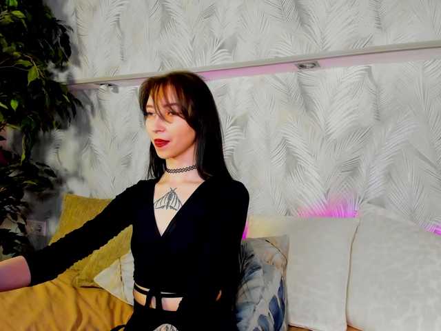 Ellen-Hops's BongaCams show and profile