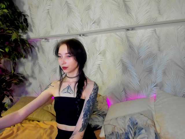 Ellen-Hops's BongaCams show and profile