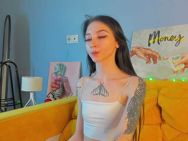 Ellen-Hops's BongaCams show and profile