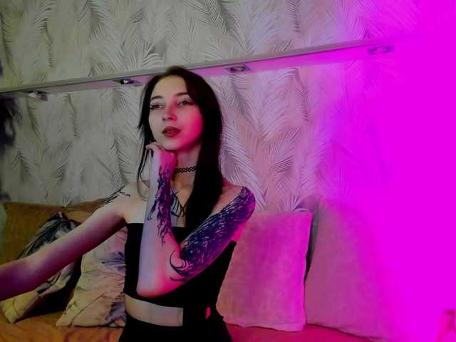 Ellen-Hops's BongaCams show and profile