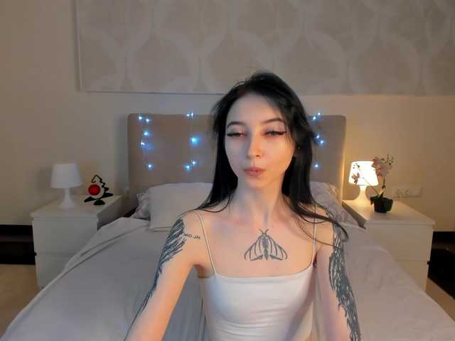 Ellen-Hops's BongaCams show and profile