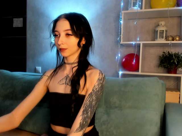 Ellen-Hops's BongaCams show and profile