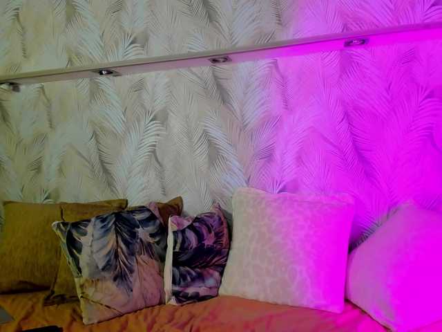 Ellen-Hops's BongaCams show and profile