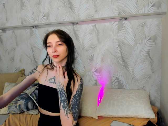 Ellen-Hops's BongaCams show and profile