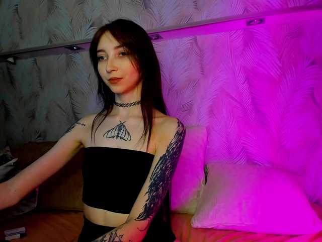 Ellen-Hops's BongaCams show and profile