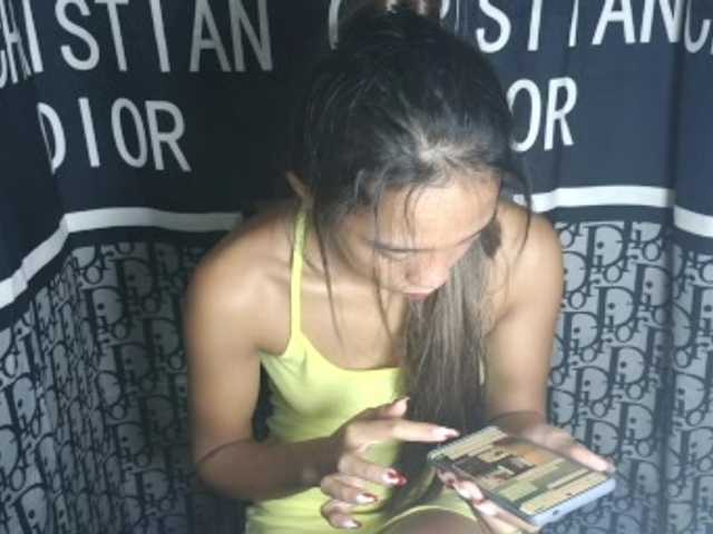 Christine01 Live Cam and Statistics on UnifiedCams