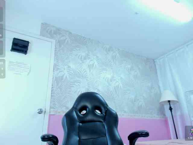 DannaKeys webcam