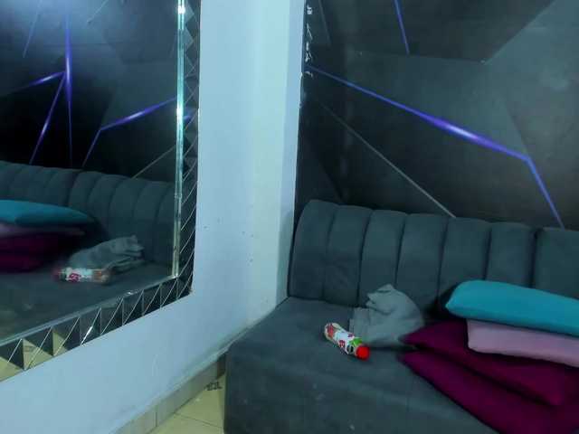 playsgirlhot's BongaCams show and profile