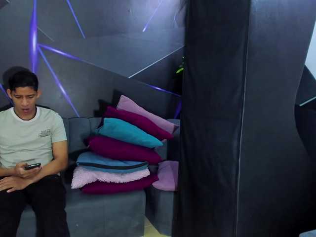 playsgirlhot – webcam model profile photo