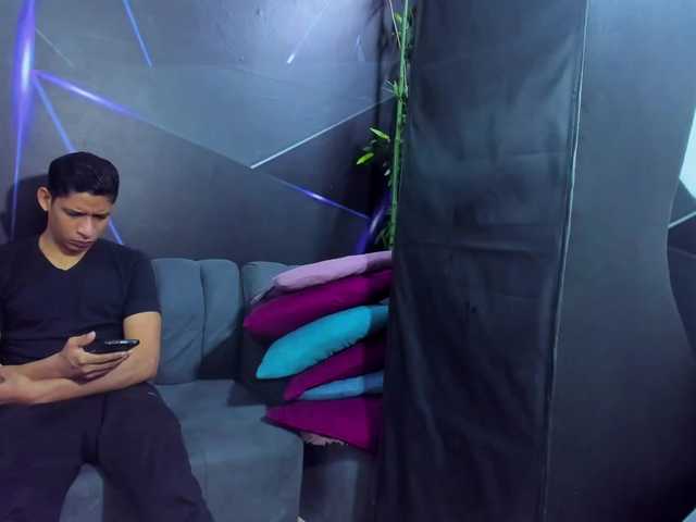 playsgirlhot – webcam model profile photo