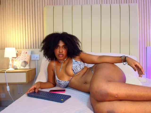 alessia-moon Live Webcam on BongaCams