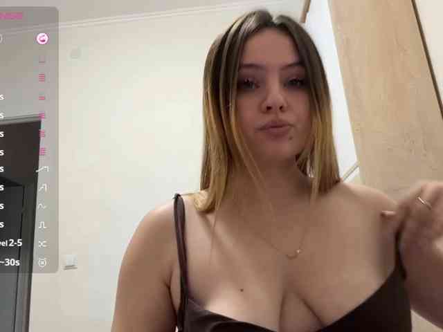 RoniRicheson webcam