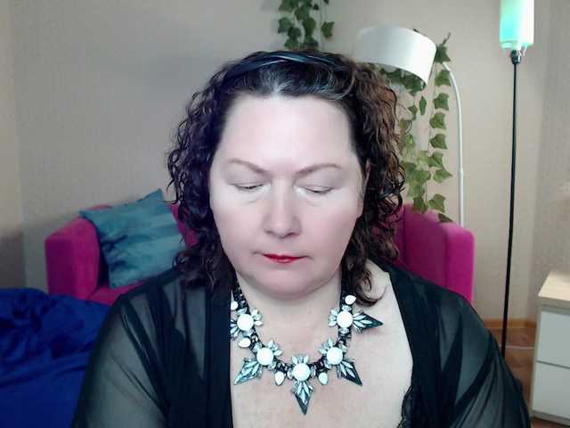 milf-hornys's BongaCams show and profile