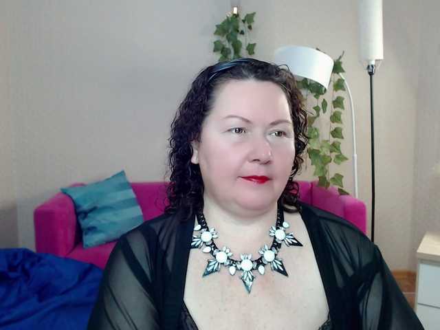 milf-hornys's BongaCams show and profile