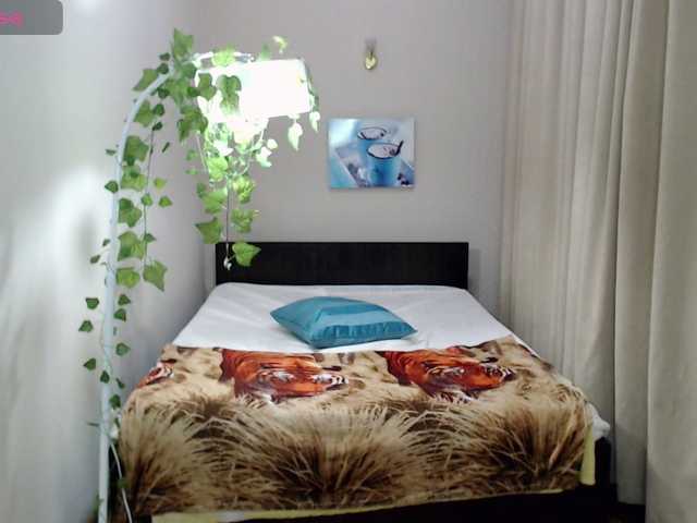 milf-hornys's BongaCams show and profile