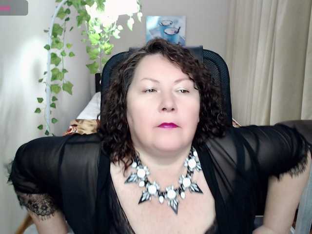 milf-hornys's BongaCams show and profile
