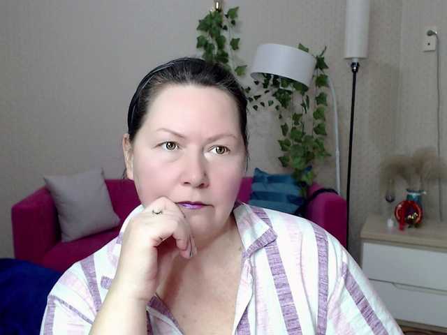 milf-hornys's BongaCams show and profile