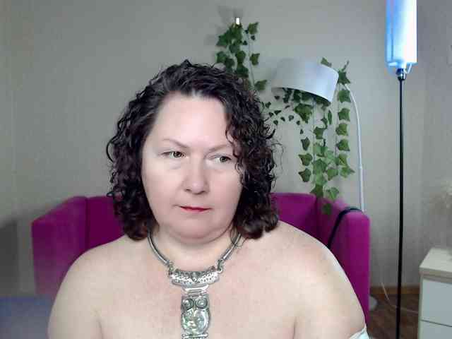 milf-hornys webcam