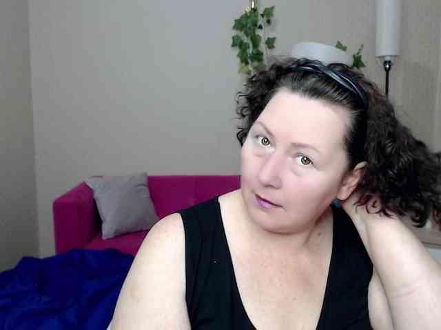 milf-hornys webcam